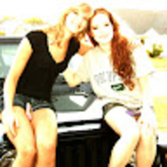 Meet your Posher, Shelbie - Picture 1 of 1